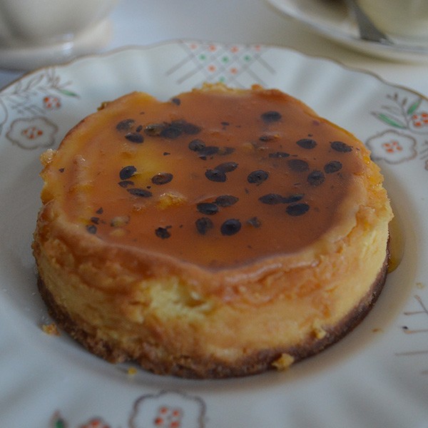 Cheesecake de Maracuyá / Frutos Rojos