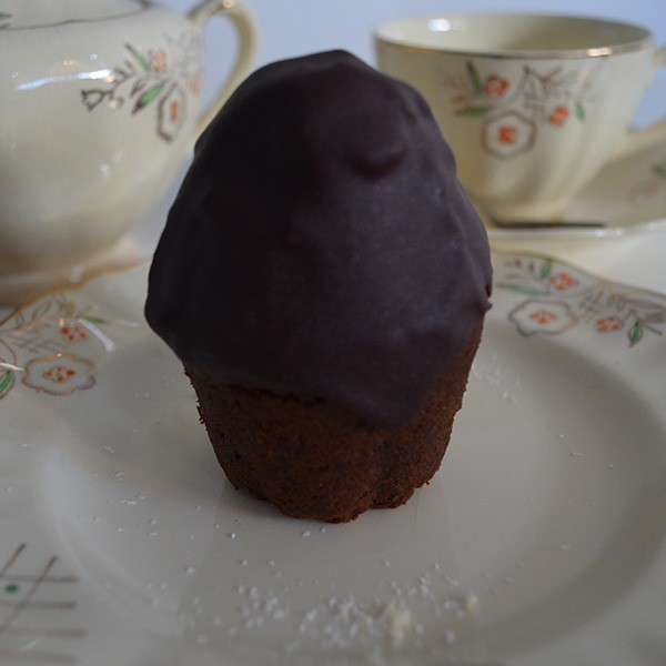 Conito de chocolate, banana y dulce de leche