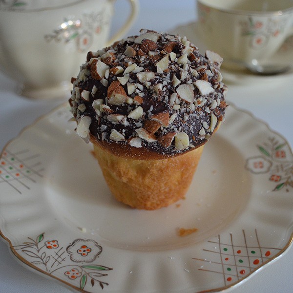 Brioche con chocolate y almendras